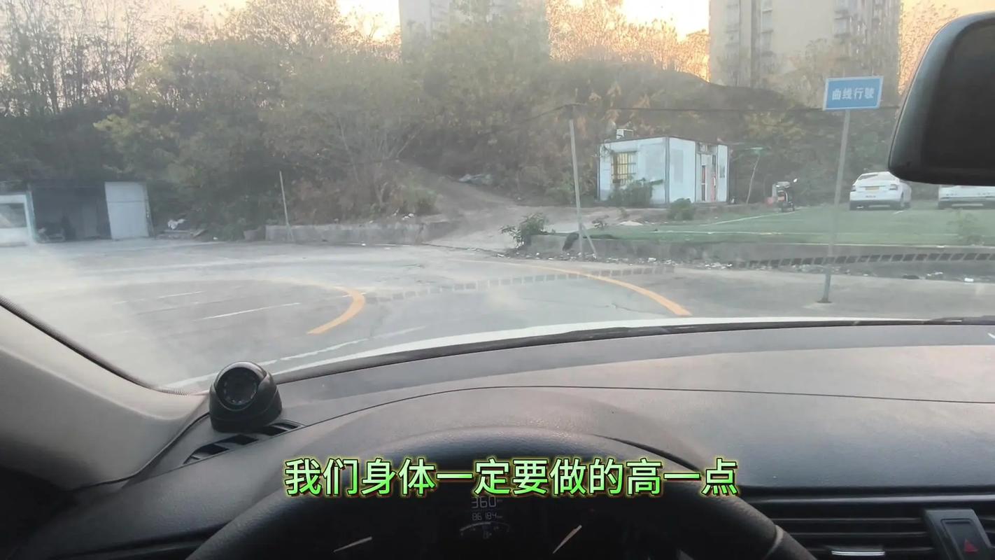 过弯侧倾控制,汽车过弯侧倾